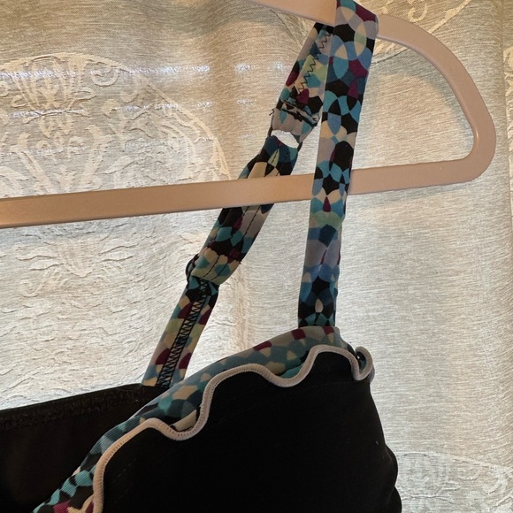 Profile by Gottex Women’s Underwire Tankini Top
Size 34D - Picture 6 of 12